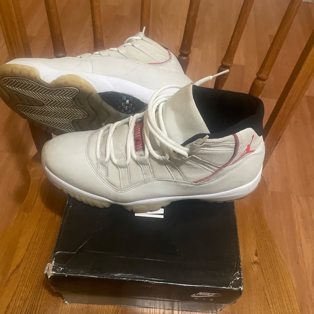 Like new shoes no box